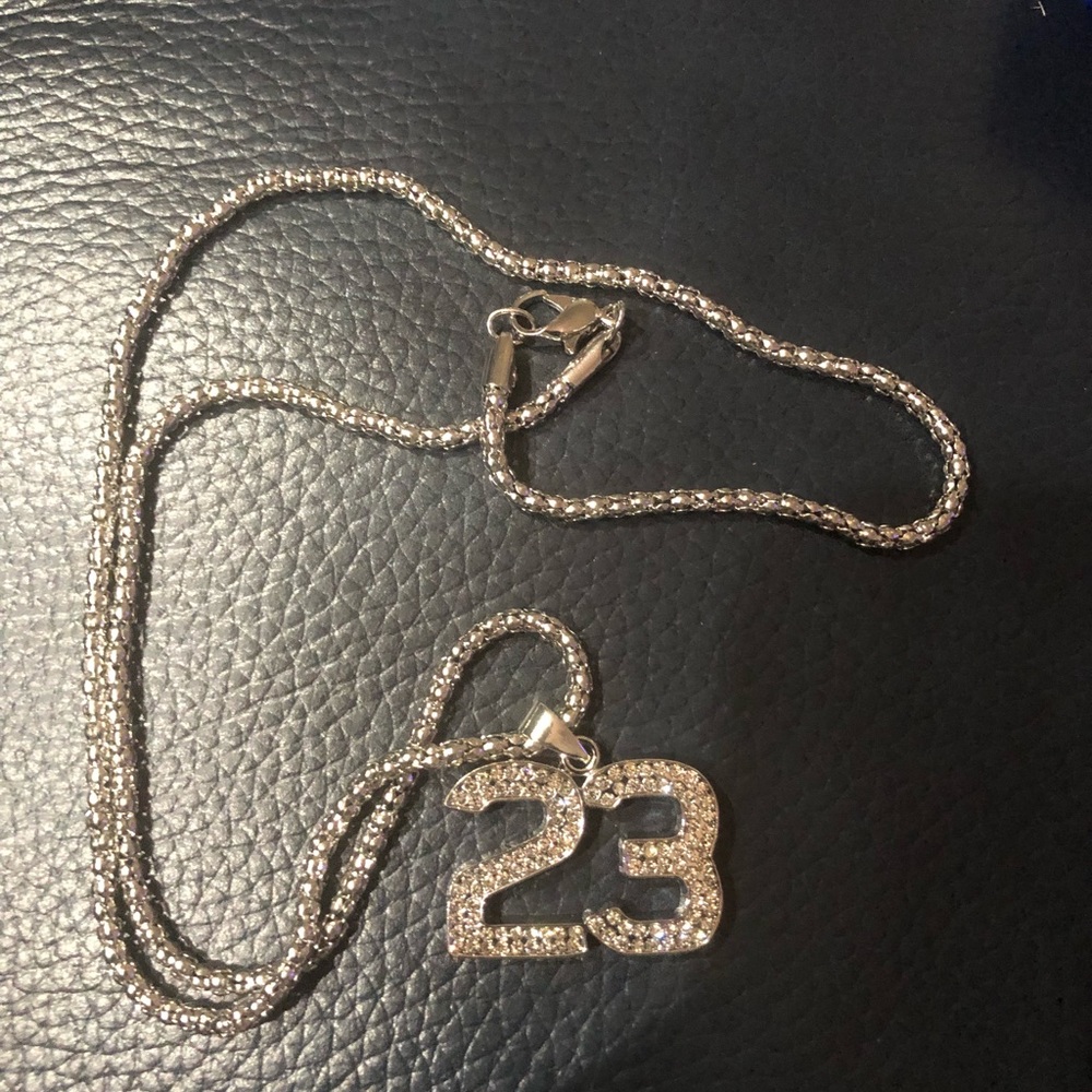 BOGO 23 Chains